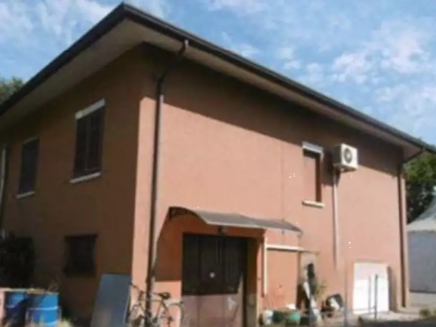 Immagine 3 di Casa indipendente in vendita  in Via Morengo  a Isorella