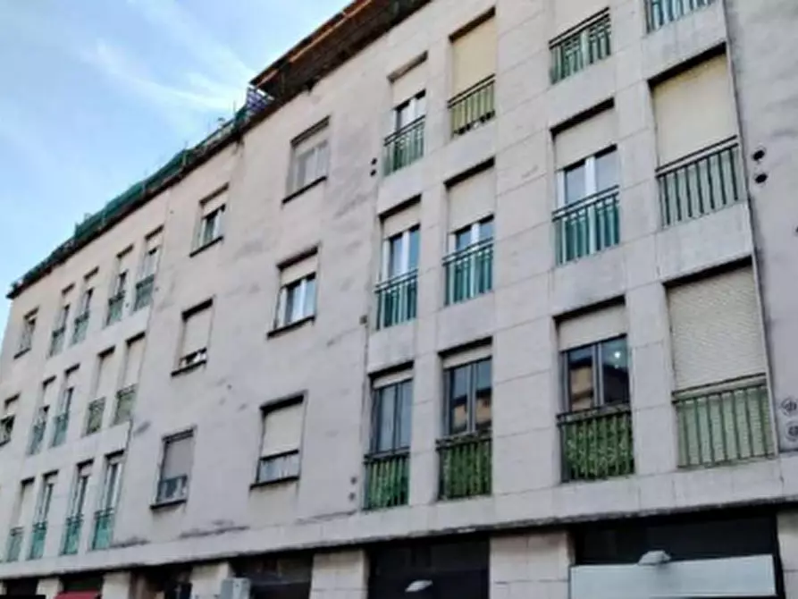 Immagine 7 di Appartamento in vendita  in Via Mazzini a Legnano