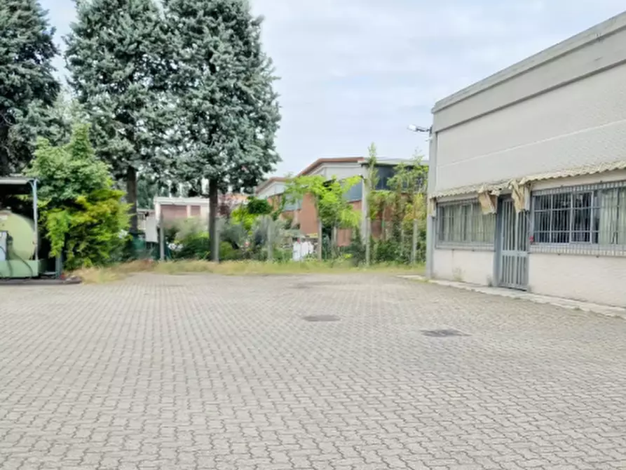 Immagine 1 di Capannone industriale in vendita  in Via dell'Industria a Cura Carpignano