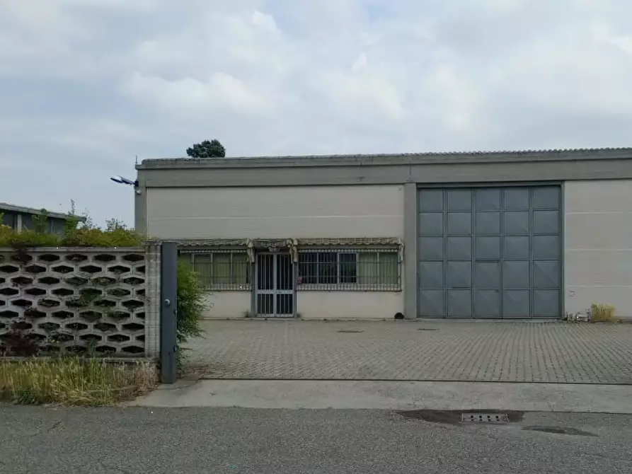 Immagine 9 di Capannone industriale in vendita  in Via dell'Industria a Cura Carpignano