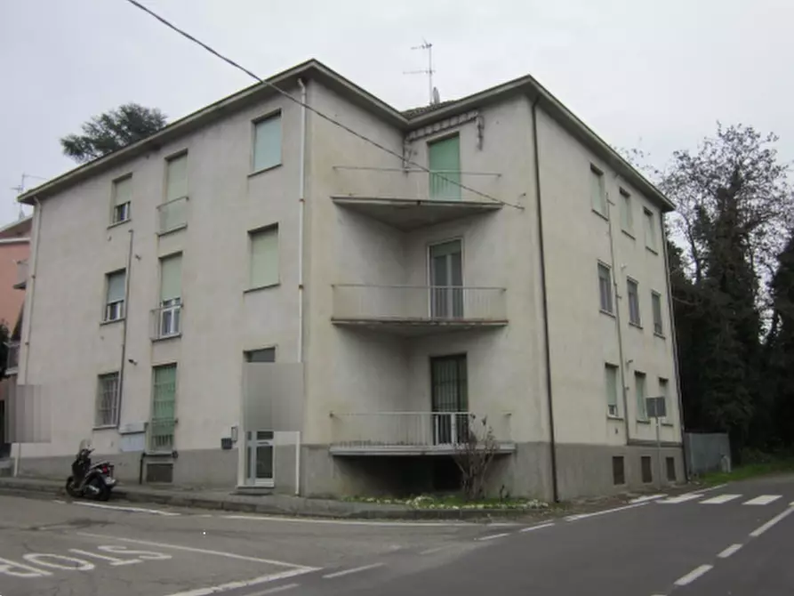 Immagine 2 di Appartamento in vendita  in Viale Amedeo di Savoia Duca d’Aosta a Casteggio