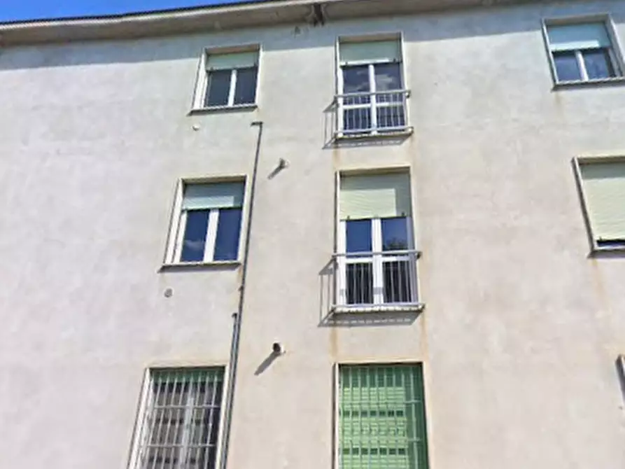 Immagine 11 di Appartamento in vendita  in Viale Amedeo di Savoia Duca d’Aosta a Casteggio