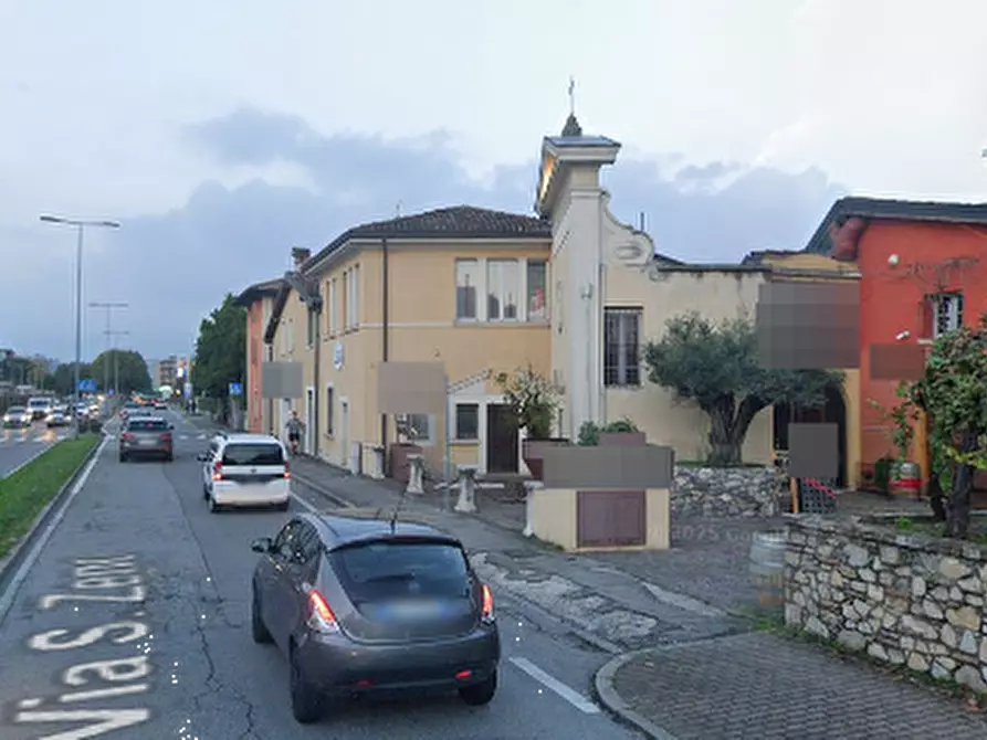 Immagine 1 di Negozio in vendita  in Via S. Zeno  a Brescia