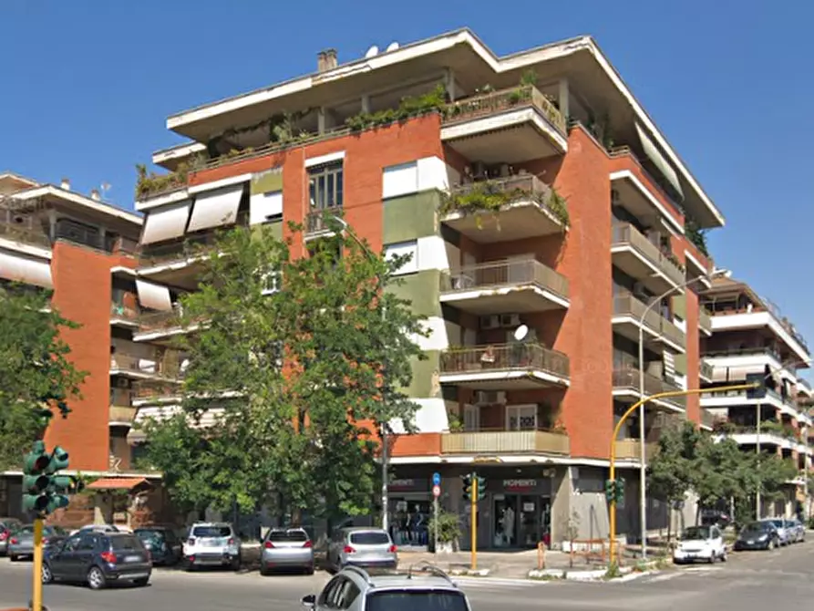 Immagine 2 di Appartamento in vendita  in Via Isole del Capoverde a Roma
