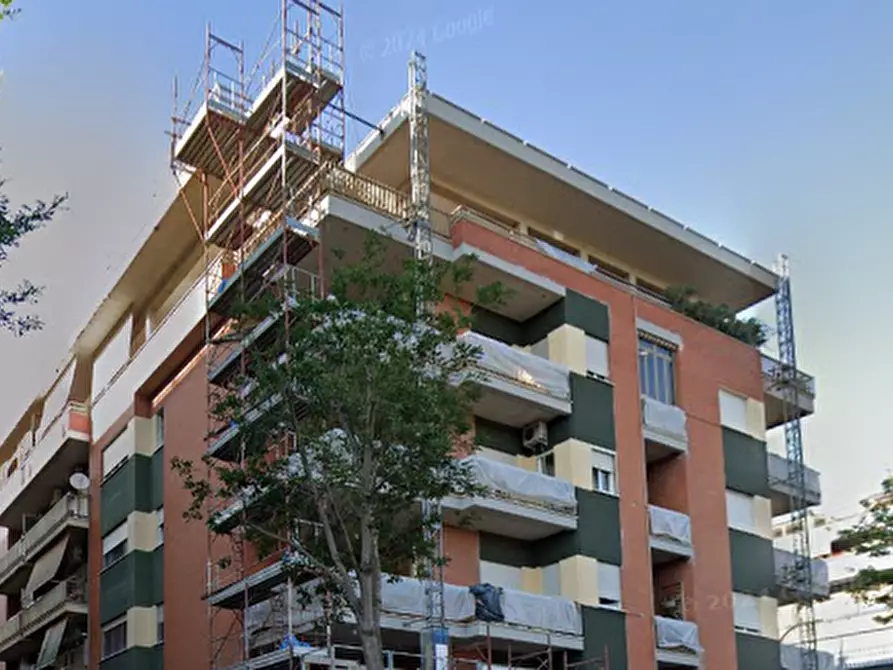 Immagine 4 di Appartamento in vendita  in Via Isole del Capoverde a Roma