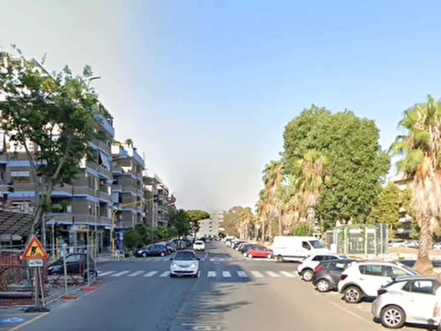 Immagine 6 di Appartamento in vendita  in Via Isole del Capoverde a Roma