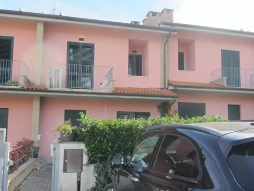 Immagine 1 di Villetta a schiera in vendita  in Via del Colle  a Serra Sant'abbondio