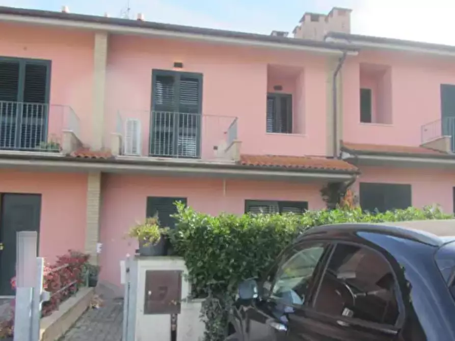 Immagine 2 di Villetta a schiera in vendita  in Via del Colle  a Serra Sant'abbondio