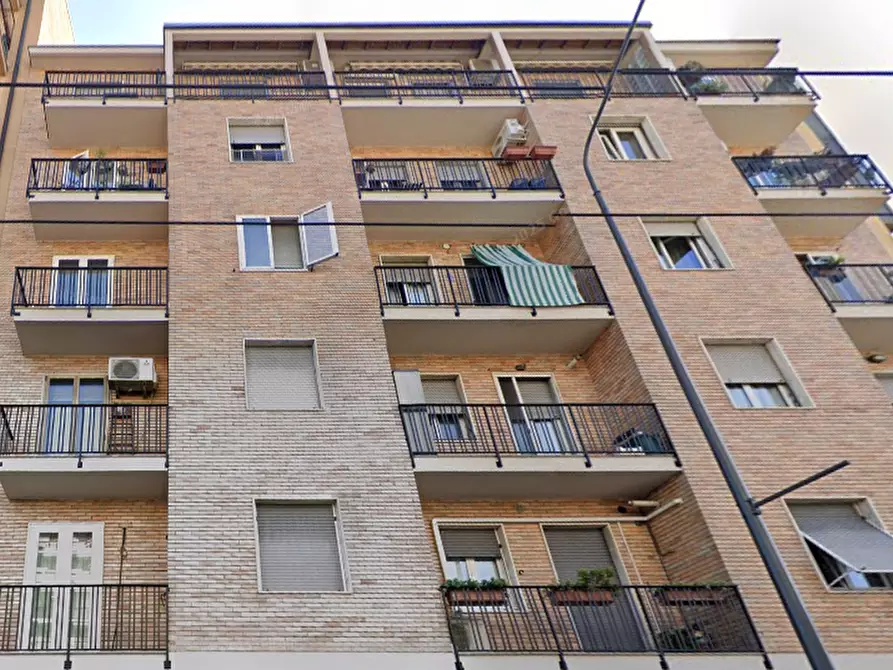 Immagine 3 di Ufficio in vendita  in Viale Renato Serra a Milano