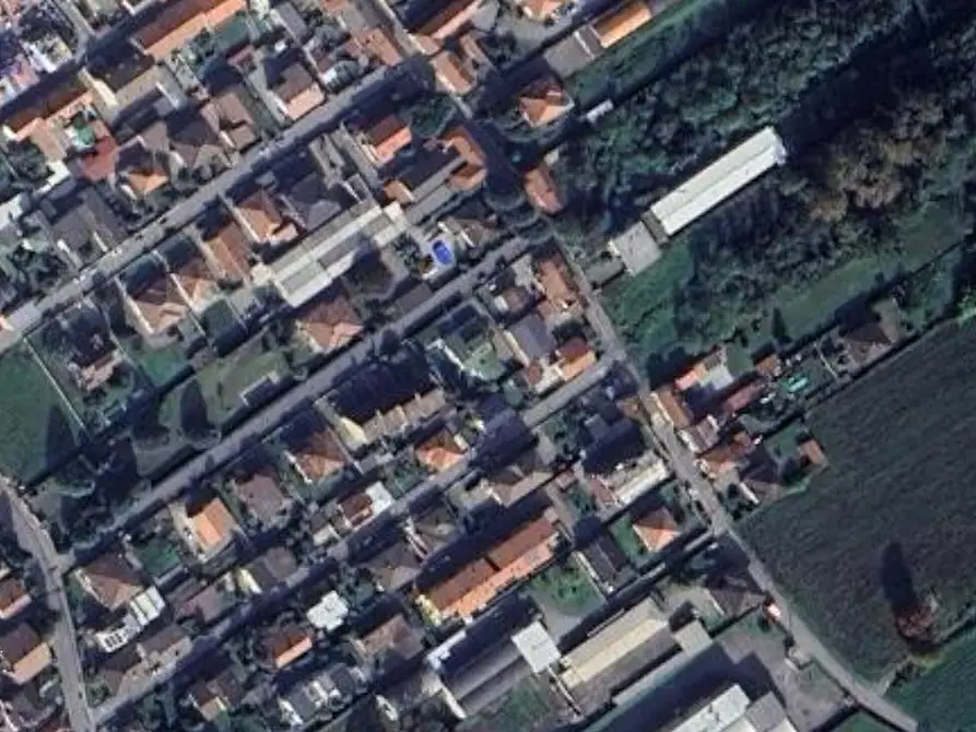 Immagine 10 di Garage in vendita  in Via Libertà a Turbigo