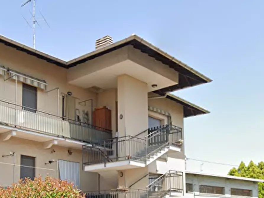 Immagine 4 di Appartamento in vendita  in Via Ceriani a Sesto Calende