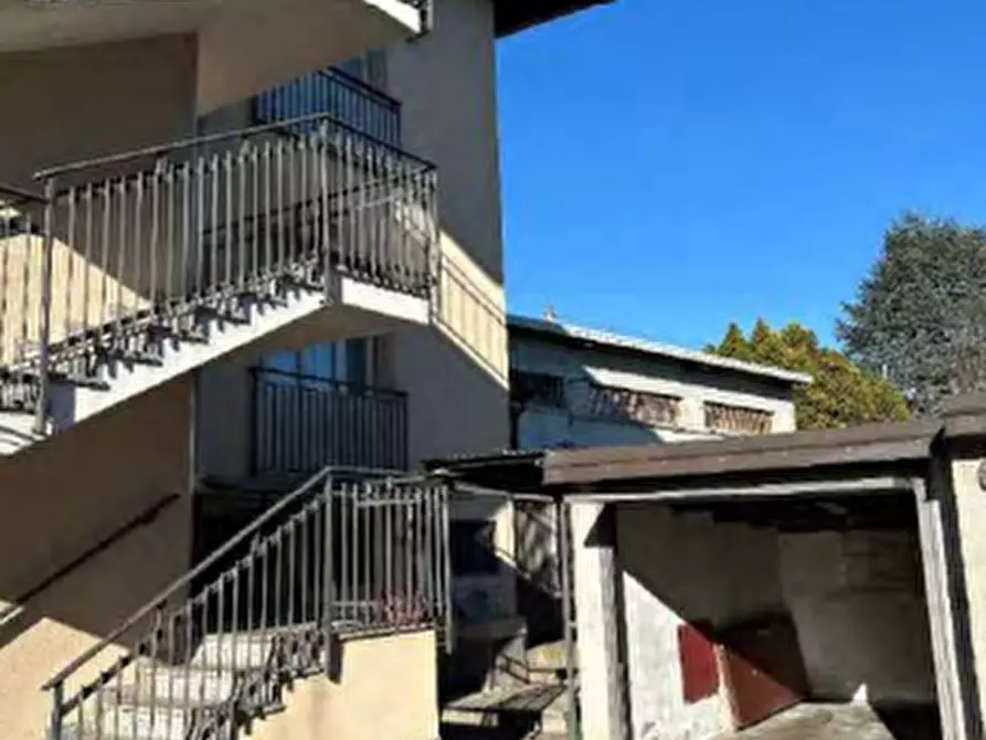 Immagine 9 di Appartamento in vendita  in Via Ceriani a Sesto Calende