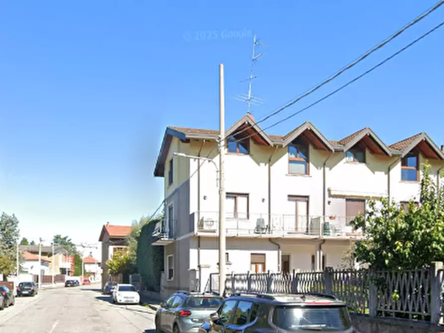 Immagine 2 di Appartamento in vendita  in Via Baraggioli  a Busto Arsizio