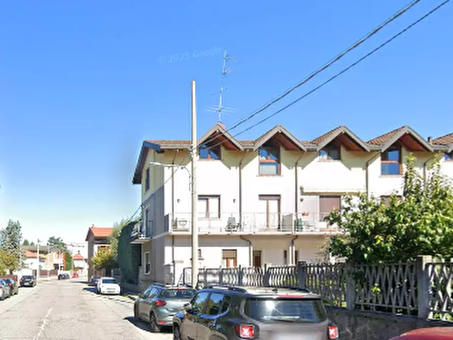Immagine 3 di Appartamento in vendita  in Via Baraggioli  a Busto Arsizio