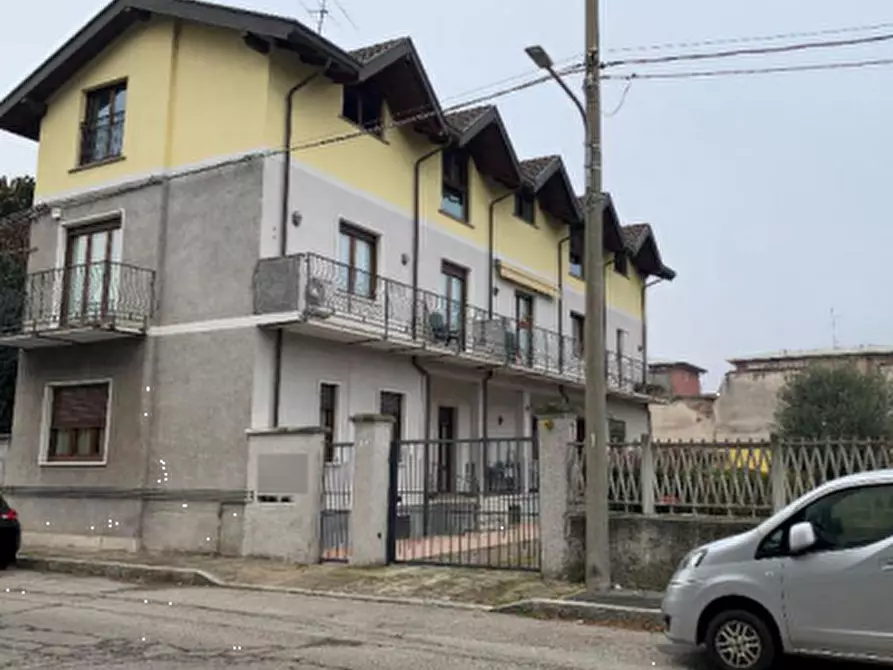 Immagine 6 di Appartamento in vendita  in Via Baraggioli  a Busto Arsizio