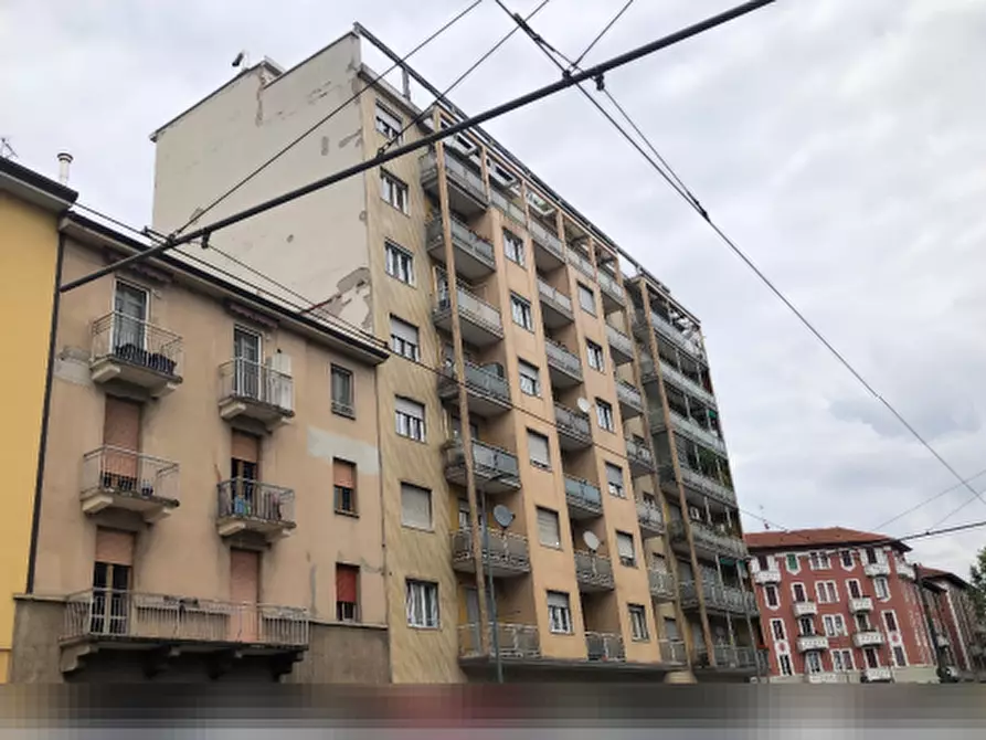 Immagine 3 di Magazzino in vendita  in Via Giambellino a Milano