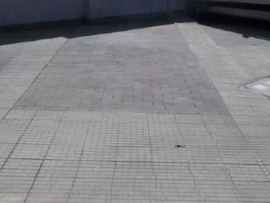 Immagine 2 di Posto auto in vendita  in Via Casilina a Roma