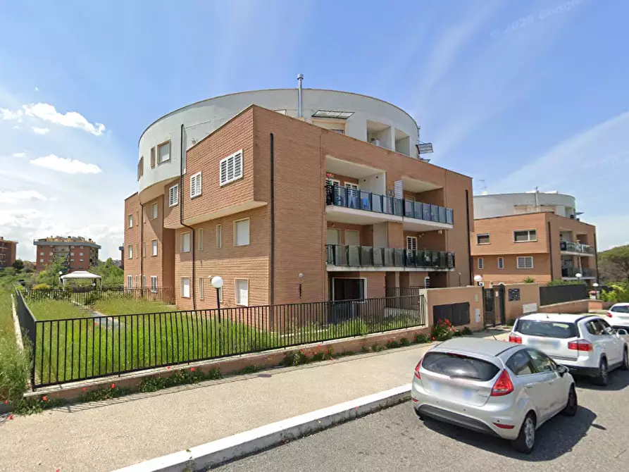 Immagine 5 di Appartamento in vendita  in Via Cardinale Luigi Traglia a Roma