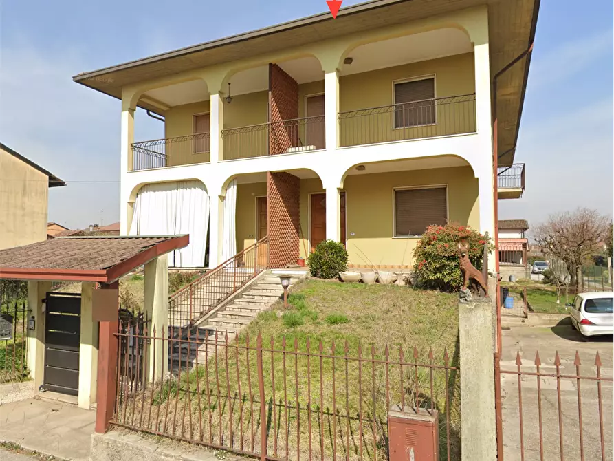 Immagine 1 di Porzione di casa in vendita  in Via G. Mameli a Milzano