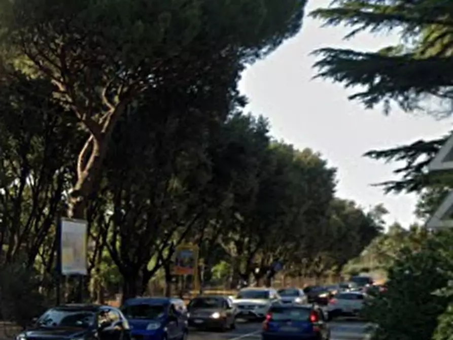 Immagine 4 di Appartamento in vendita  in Via Tuscolana a Roma