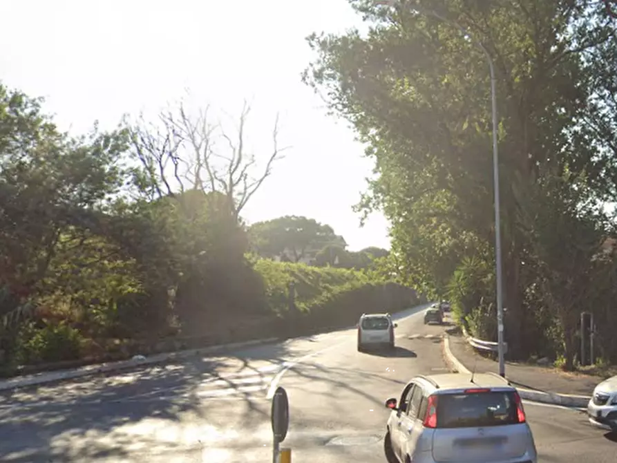 Immagine 5 di Appartamento in vendita  in Via Tuscolana a Roma