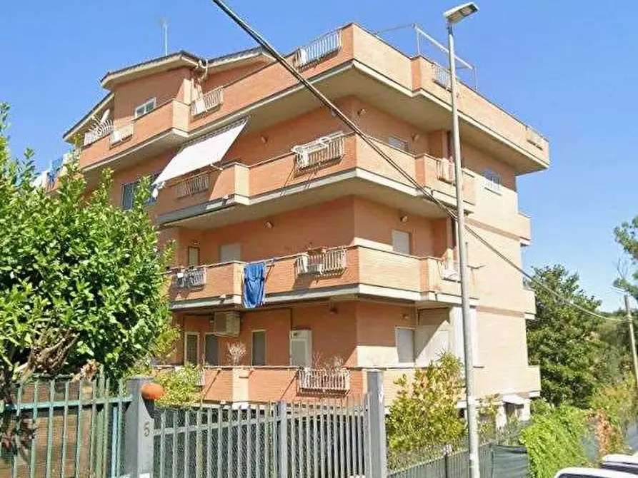 Immagine 1 di Appartamento in vendita  in Via Riviera d'Adda a Roma