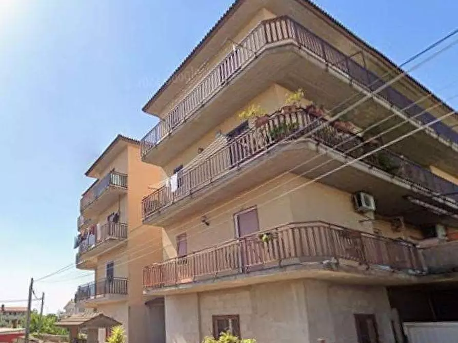 Immagine 2 di Appartamento in vendita  in Via Ceramida a Roma