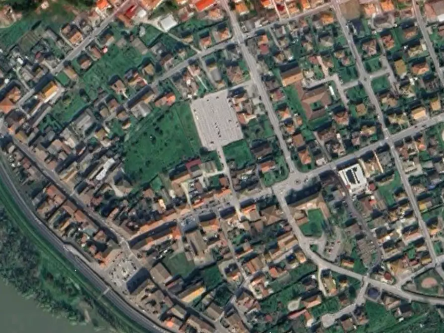 Immagine 10 di Negozio in vendita  in Via Lorenzo Canozio a Lendinara