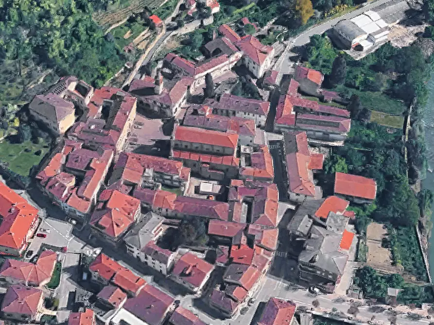 Immagine 1 di Magazzino in vendita  in Piazza Dante a Vesime