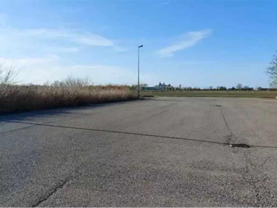 Immagine 1 di Terreno edificabile in vendita  in Via Pietro Nenni a Fratta Polesine