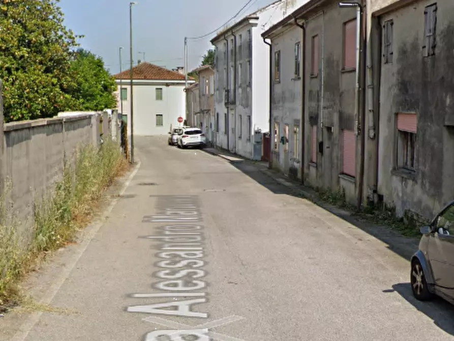 Immagine 5 di Laboratorio in vendita  in Via Alessandro Manzoni a Costa Di Rovigo