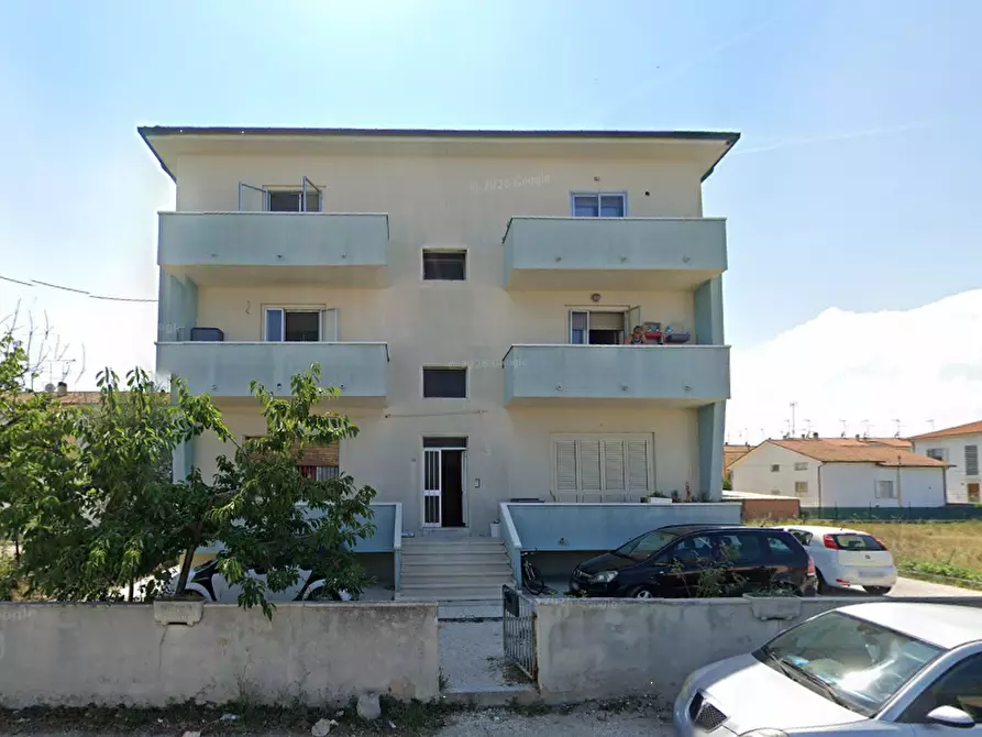 Immagine 13 di Appartamento in vendita  in Viale Piceno a Fano
