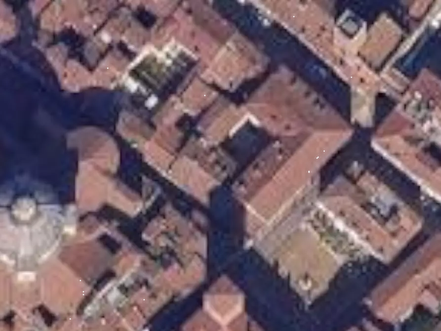 Immagine 9 di Negozio in vendita  in Piazza Broletto a Mantova