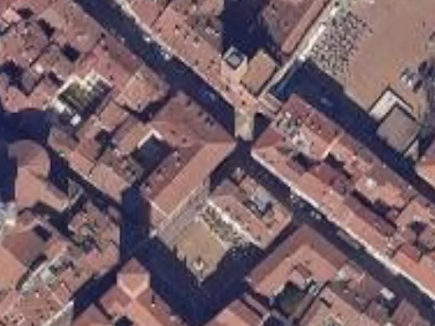 Immagine 12 di Negozio in vendita  in Piazza Broletto a Mantova