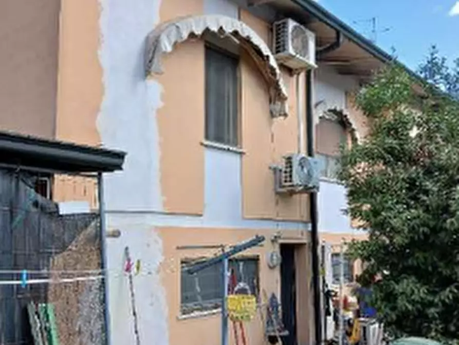 Immagine 9 di Villetta a schiera in vendita  in Via Genova a Suzzara