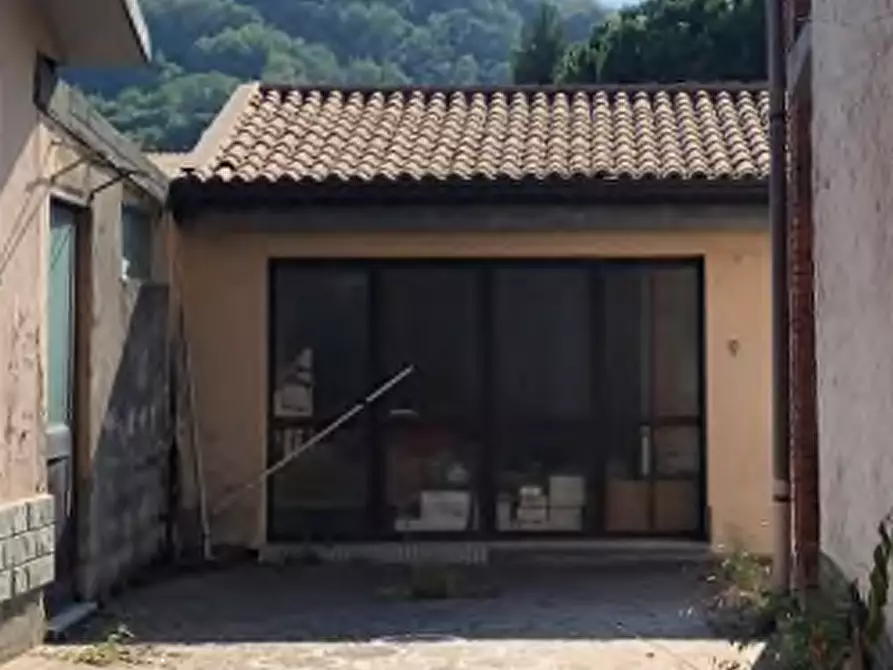 Immagine 5 di Laboratorio in vendita  in via Alcide de Gasperi a Ambivere