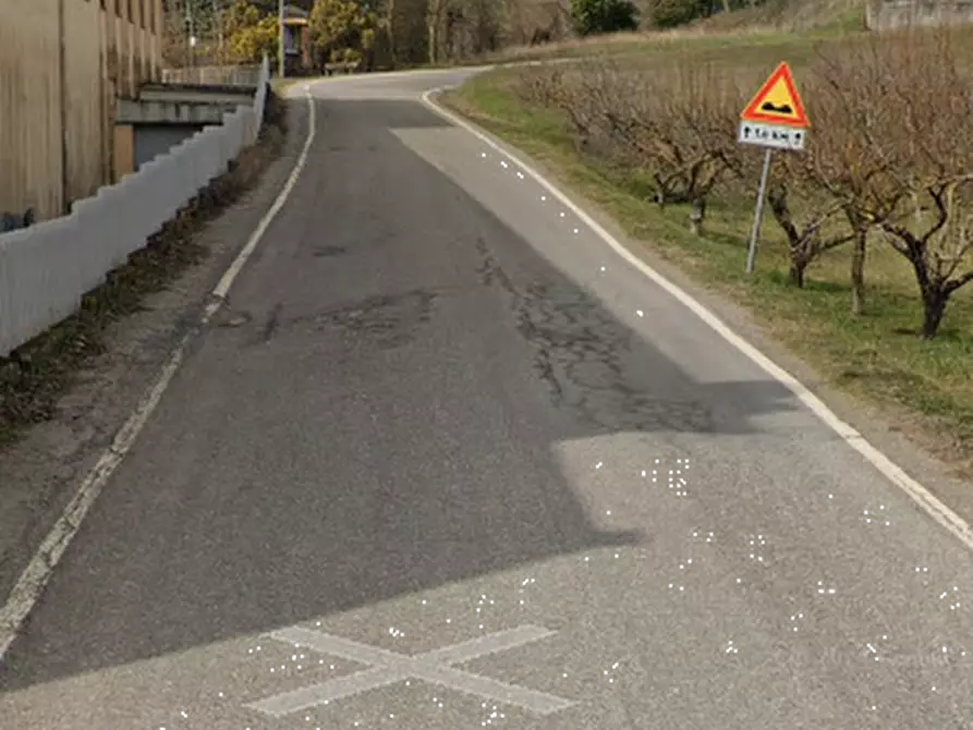 Immagine 4 di Stabile in vendita  in Strada Riano a Langhirano