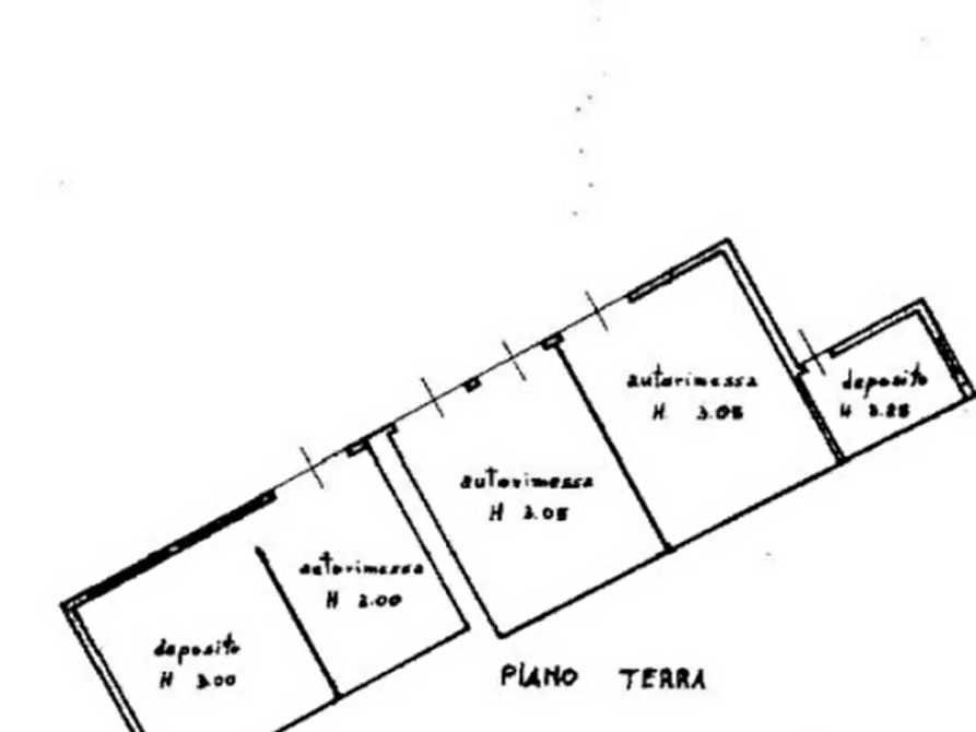 Immagine 12 di Stabile in vendita  in Strada Riano a Langhirano