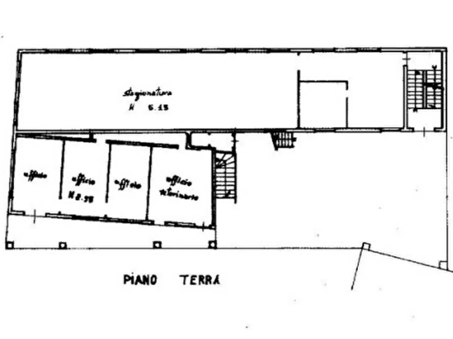 Immagine 15 di Stabile in vendita  in Strada Riano a Langhirano