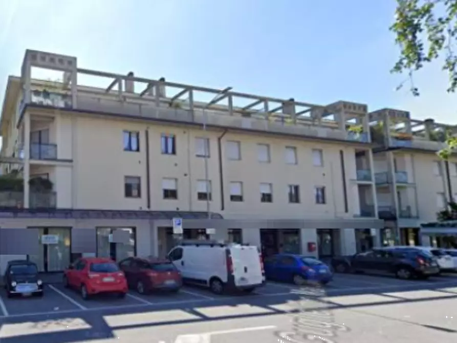 Immagine 7 di Negozio in vendita  in Via Guglielmo Marconi a Ranica