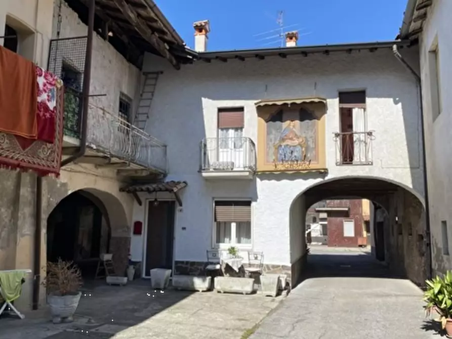 Immagine 1 di Porzione di casa in vendita  in Via S. Bernardo a Castel Rozzone