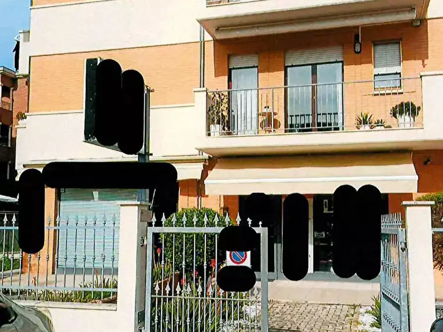 Immagine 1 di Negozio in vendita  in Via Ungheria a Porto Sant'elpidio