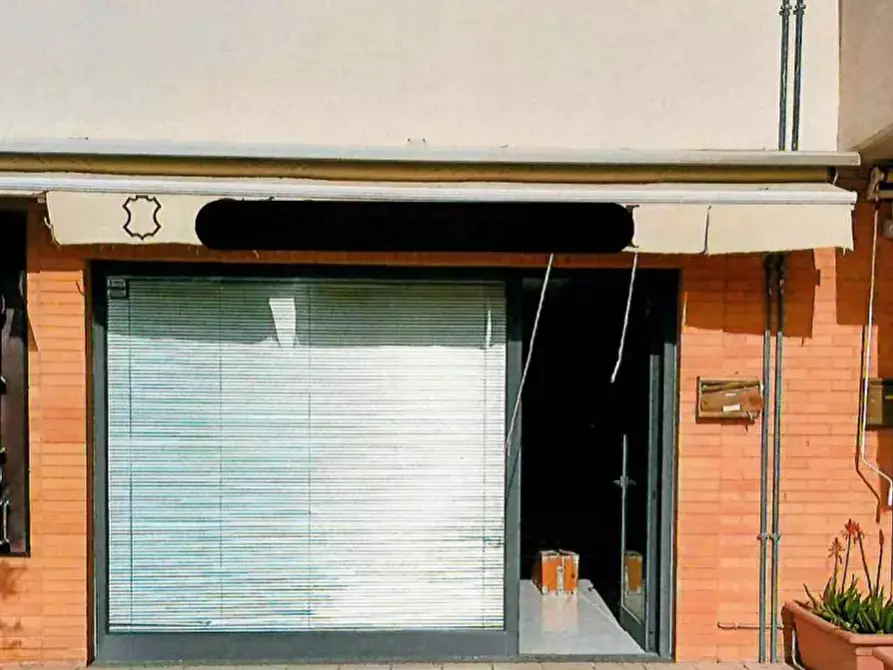Immagine 2 di Negozio in vendita  in Via Ungheria a Porto Sant'elpidio