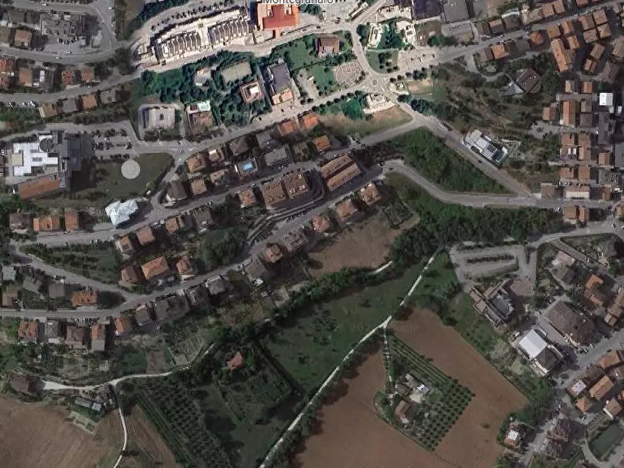 Immagine 9 di Negozio in vendita  in Via G. Di Vittorio a Montegranaro