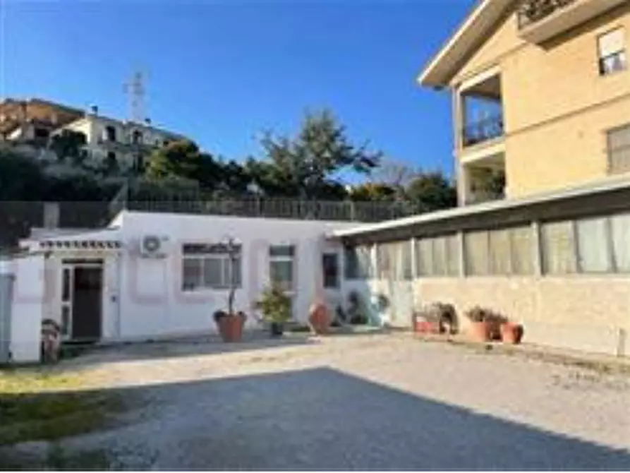 Immagine 3 di Magazzino in vendita  in Via Giovanni XXIII a Fermo