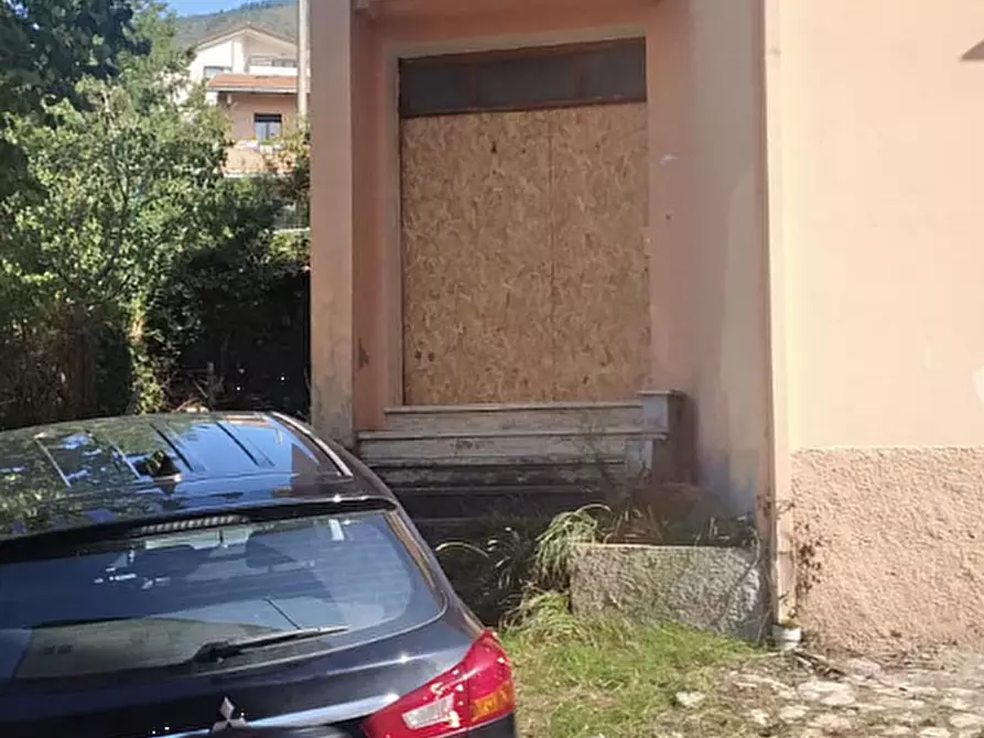 Immagine 1 di Stabile in vendita  in Via Angelo Pennoni a Gualdo Tadino