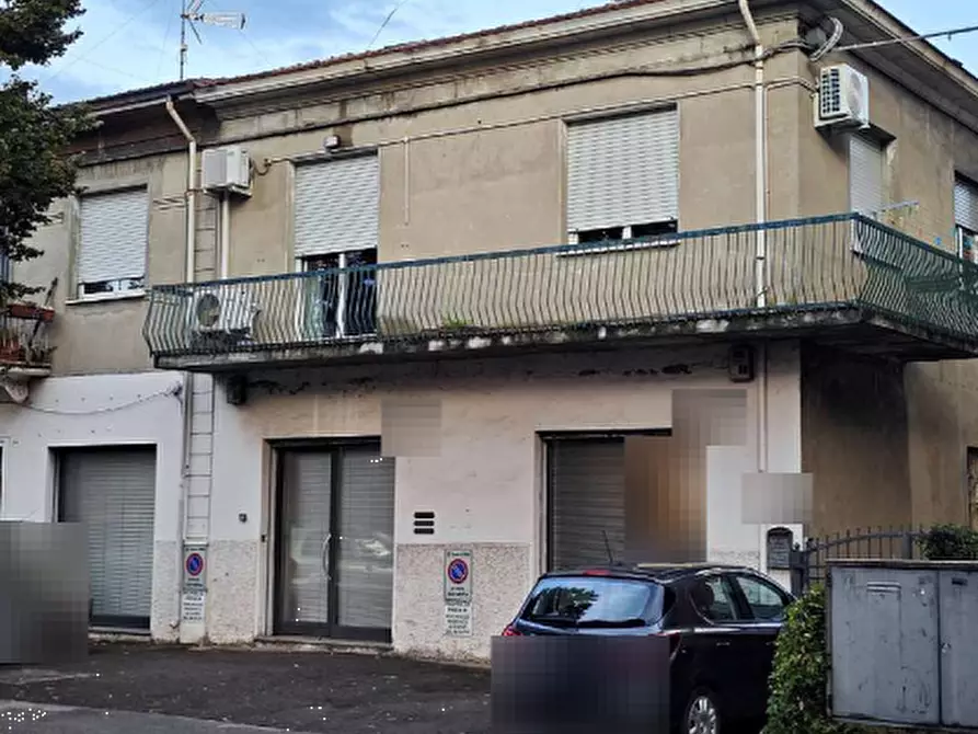 Immagine 4 di Negozio in vendita  in Via Della Fiera a Rimini