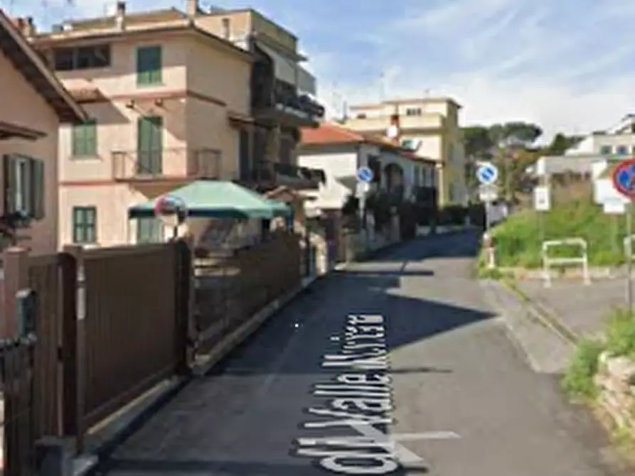 Immagine 14 di Villetta a schiera in vendita  in Via di Valle Muricana a Roma