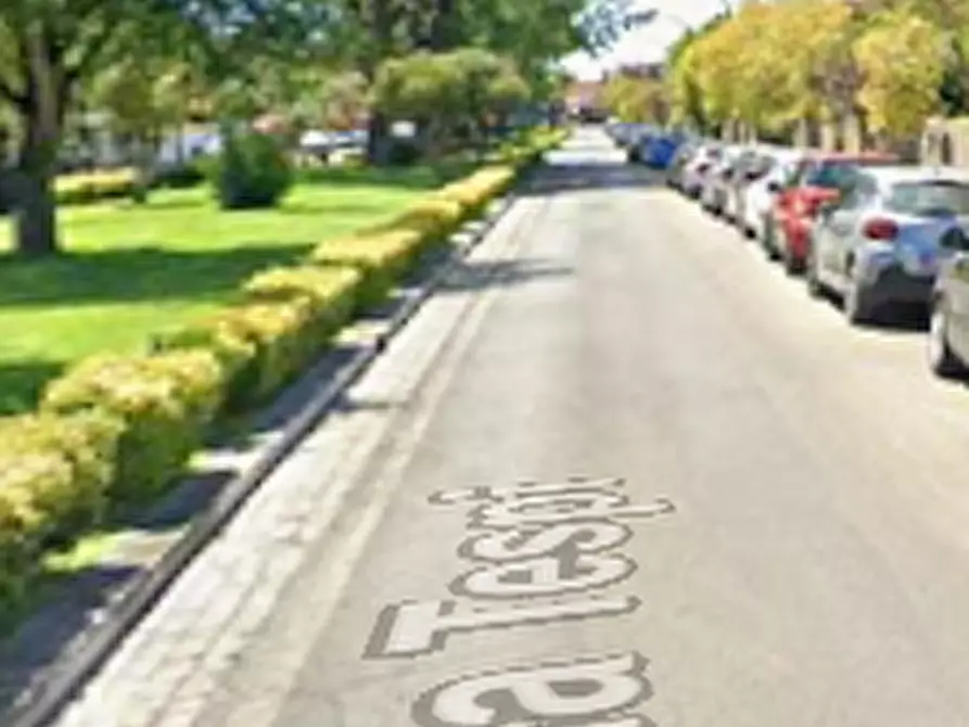 Immagine 8 di Appartamento in vendita  in Via Tespi a Roma