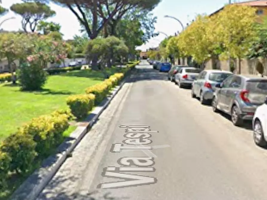 Immagine 7 di Appartamento in vendita  in Via Tespi a Roma